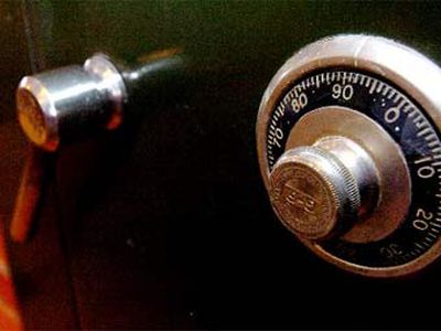 В выброшенном сейфе немцы нашли 170 тысяч евро - Хобби, отдых и развлечения