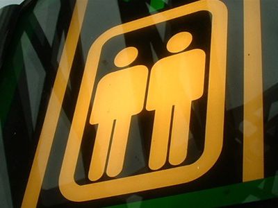 Во Франции с 2013 года разрешат однополые браки - В Мире