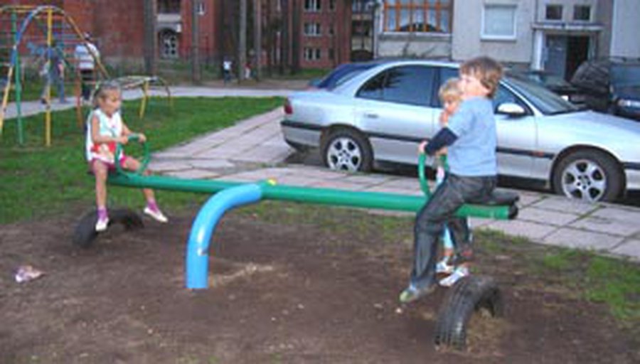 Автостоянка и детская площадка. Две вещи несовместные? - В Висагинасе