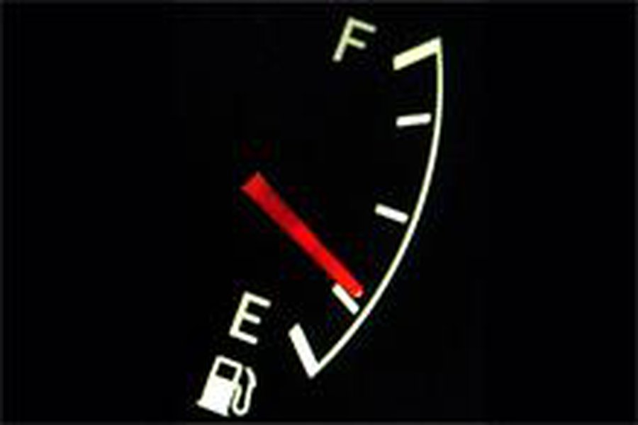 В Литве бензин дешевеет, но цены на транспорт растут - Литва и страны Балтии