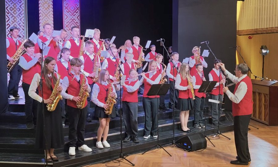 «Skambantys šilai 2026» . Сотни голосов на висагинской сцене (видео) - В Висагинасе