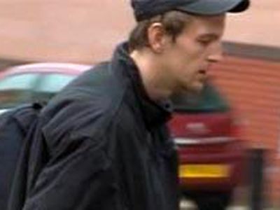 Британец полгода хранил на диване тело мертвого отца                                                                                                   - Хобби, отдых и развлечения