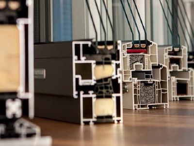 В Клайпеде три общества торговали польскими пластиковыми дверями и окнами без уплаты налогов - Литва и страны Балтии