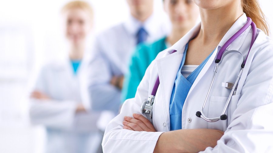 Терпение лопнуло - медики выйдут на улицы - Литва и страны Балтии