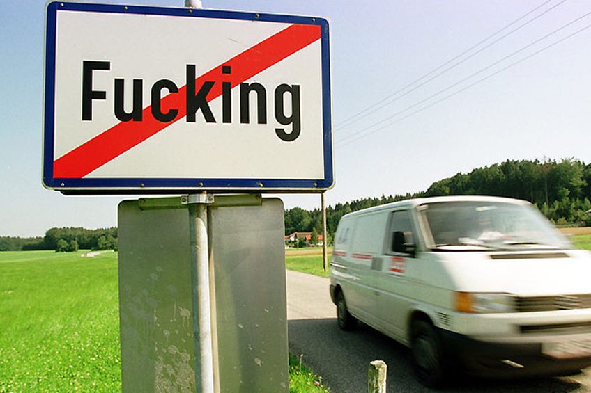 Жители австрийской деревни Fucking проведут референдум о смене названия