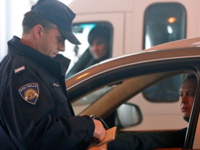 Латвия объявила в розыск неуловимого угонщика - Происшествия и криминал