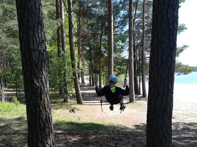 Парк качелей на берегу озера Висагинас (фотогалерея) - В Висагинасе