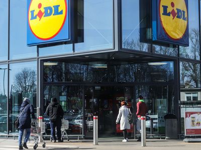 Сети магазинов Lidl и Maxima сообщают о графике работы на Пасху - Литва и страны Балтии