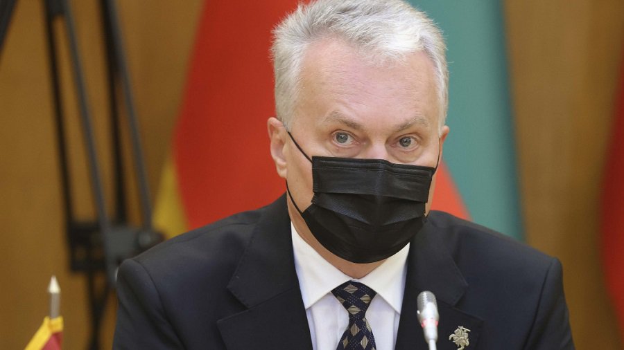 Г. Науседа: сомневаюсь, что решение не платить пособия по болезни непривитым соответствует Конституции - Литва и страны Балтии