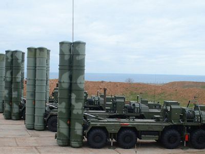 В НАТО выразили озабоченность в связи с сообщениями о доставке в Турцию комплексов С-400 - В Мире