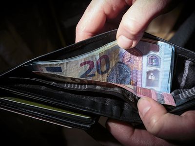 ММЗ увеличивается до 607 евро - Литва и страны Балтии