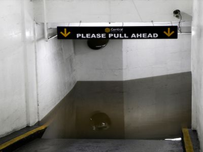 В Нью-Йорке затопило несколько линий метро - В Мире