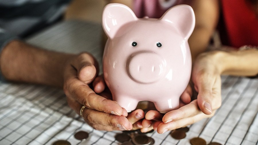 Исследование: только каждый десятый житель Литвы чувствует себя в полной финансовой безопасности - Литва и страны Балтии