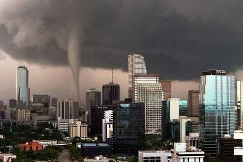 Centrinėje JAV dalyje siautę tornadai pražudė 16 žmonių                