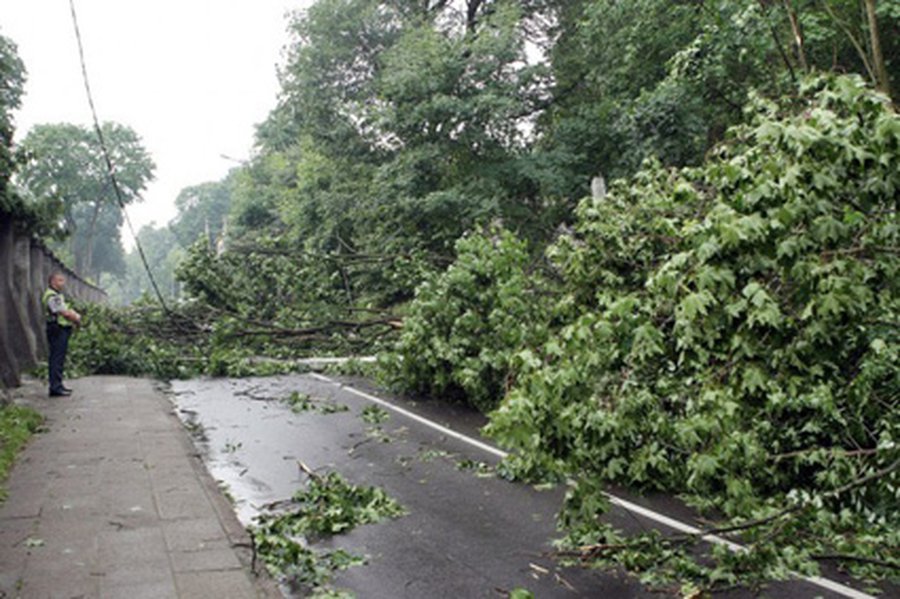 Без электричества остаются около 10 000 жителей Литвы - Литва и страны Балтии