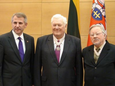 „Lietuvos tūkstantmečio žvaigžde“ apdovanoti Vytautas Landsbergis ir Algirdas Brazauskas - Lietuva ir Baltijos šalys