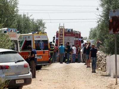 В Италии автомобиль въехал в группу туристов: шесть погибших - В Мире
