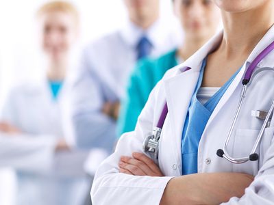 Терпение лопнуло - медики выйдут на улицы - Литва и страны Балтии