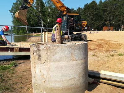С наступлением жары водную горку стали ремонтировать. Что с ней не так? (видео) - В Висагинасе