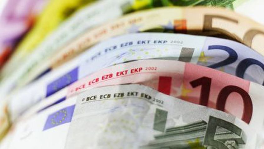 «Сексуальный» подход прибалтов к кризисному евро: скрытый мотив отказа от суверенитета
