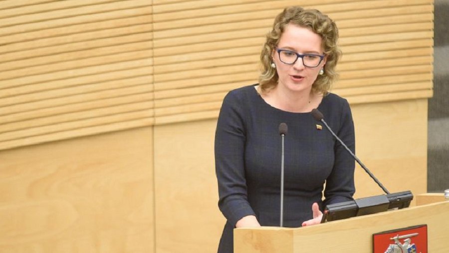 А.Армонайте предлагает снизить возрастной ценз на приобретение алкоголя - Литва и страны Балтии