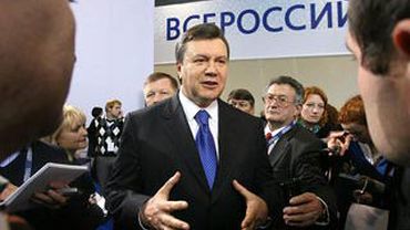 Янукович зовет США и Россию подписывать договор по СНВ в Киеве