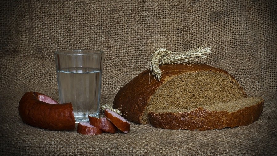 Правительство одобрило предложение легализовать производство домашней водки - Литва и страны Балтии