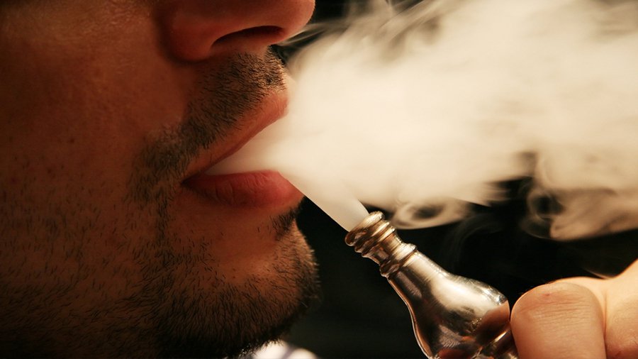 В московских ресторанах разрешили электронные сигареты и кальяны - В Мире
