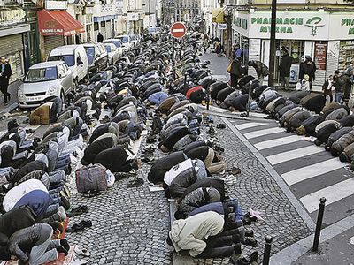 Более половины французов высказались против принятия мигрантов - В Мире