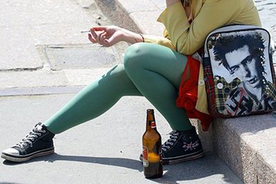 Девушка с пивом (без весла)                                         - Происшествия и криминал