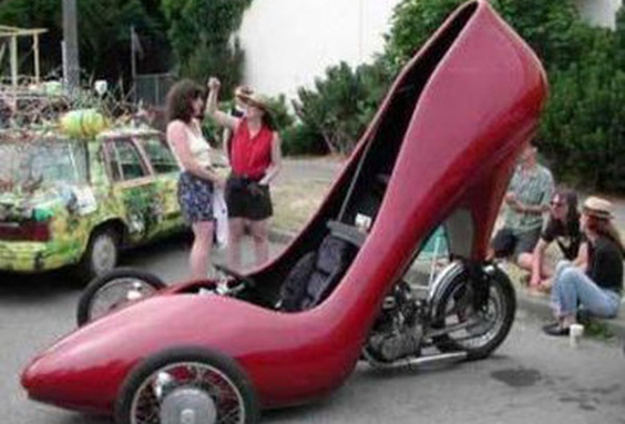 Особенности «женского» поведения за рулем                                 - Хобби, отдых и развлечения