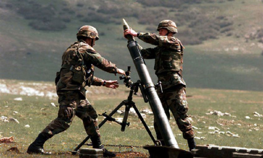 Минобороны Азербайджана сообщило об артиллерийских ударах по армянским позициям