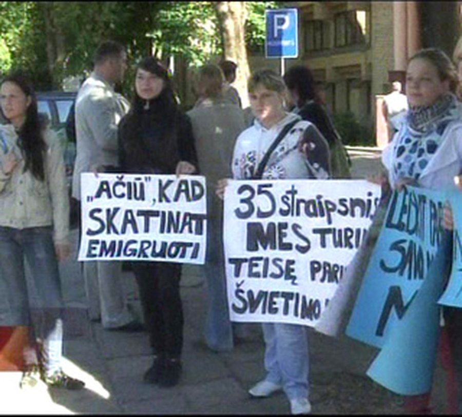 Паланга лишилась двух средних школ и мэра - Литва и страны Балтии