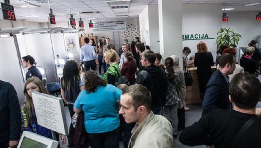 Beprotiškos eilės: 761 tūkst. Lietuvos gyventųjų šiemet turi pasikeisti dokumentus
 - Lietuva ir Baltijos šalys