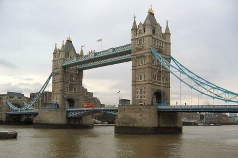 Великобритания готовится к жесткой экономии
 - В Мире