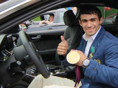 Олимпиада принесла российским спортсменам медали, машины и квартиры - В Мире