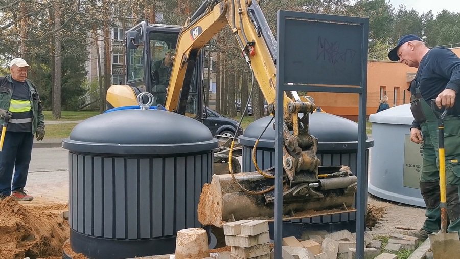 В какие суммы обошлась замена и ремонт подожженных контейнеров? (видео) - В Висагинасе