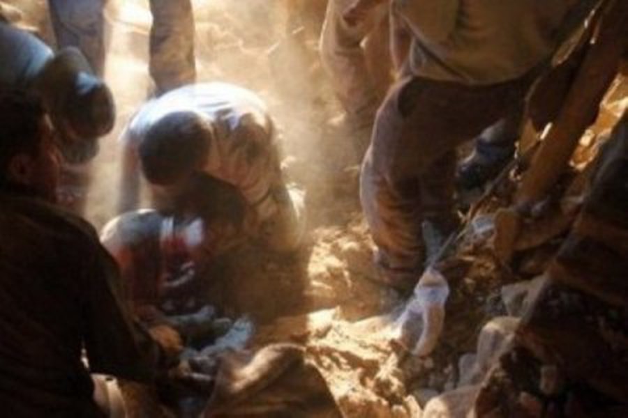 Число погибших от землетрясения в Иране превысило 250
 - В Мире