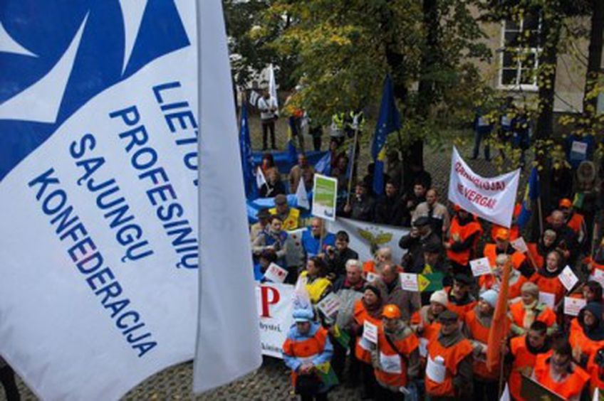 Литовские профсоюзы пообещали властям массовые волнения