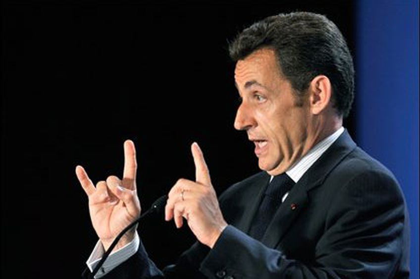 Саркози отрицает, что брал незаконные пожертвования на избирательную кампанию