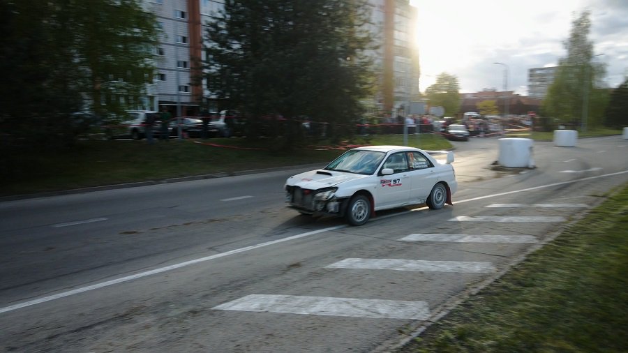 В Висагинасе состоялось грандиозное мероприятие автомобильного спорта - «Rally Visaginas 2025». - В Висагинасе