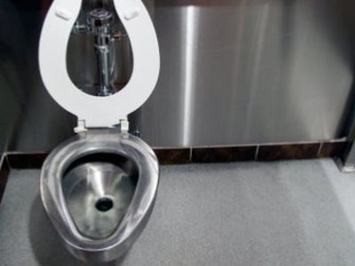 В Вильнюсе женщина родила в баре и выбросила ребенка в унитаз - Происшествия и криминал