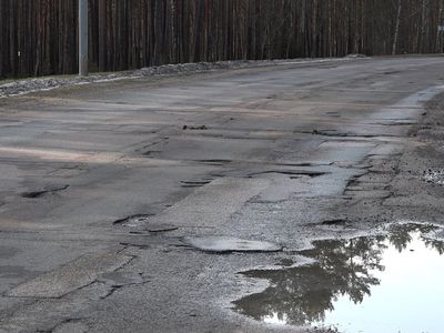 Когда будет сделан нормальный ремонт дорог на въезде в город? (видео) - В Висагинасе