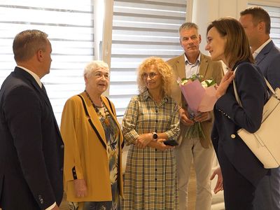 Выставку висагинского клуба «Paletė» посетила председатель Сейма ЛР В. Чмилите-Нильсен (видео) - Новости регионов