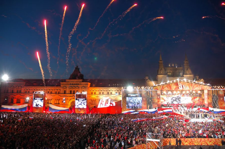 Литовцы считают, что президенту следует поехать в Москву на День победы - Литва и страны Балтии