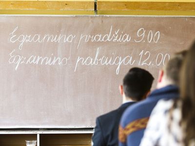 Важно для выпускников: продлен срок для принятия решения - Литва и страны Балтии