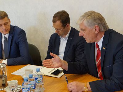 Министр энергетики посоветовал нашему самоуправлению самому решать свои проблемы - В Висагинасе