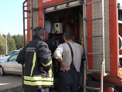 Пожарные-спасатели: «Главное - не заразиться COVID-19» (видео) - В Висагинасе