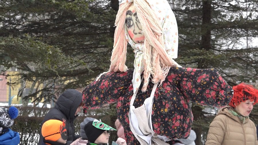 Если в «Gerosios vilties» пекут блины и сжигают чучело, значит, скоро весна! (видео) - В Висагинасе