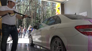 В Висагинасе открыта современная автомойка (видео)